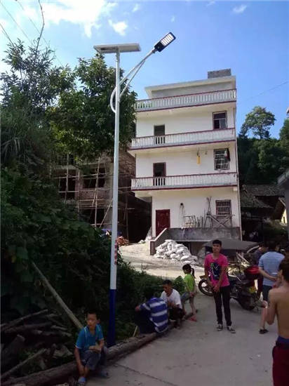 湖南長(zhǎng)沙-太陽能路燈安裝